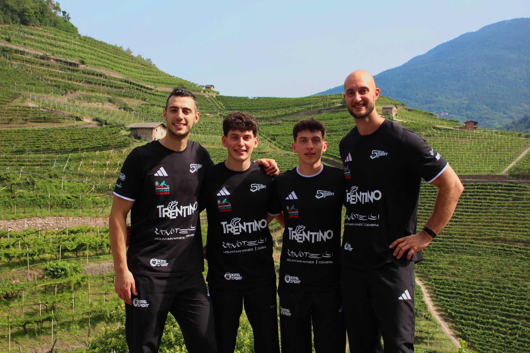 Il Team Spiller tra i vigneti terrazzati della Valle di Cembra