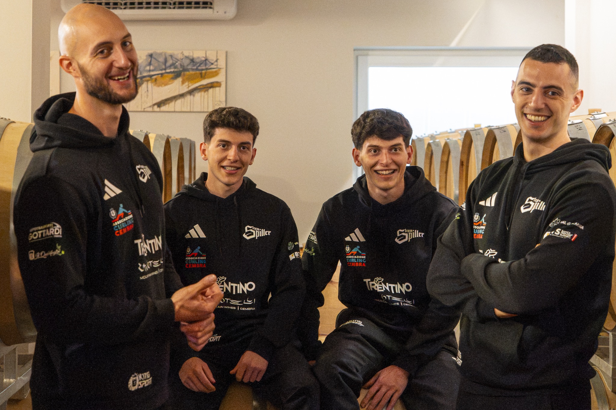 Il Team Spiller in cantina tra le botti